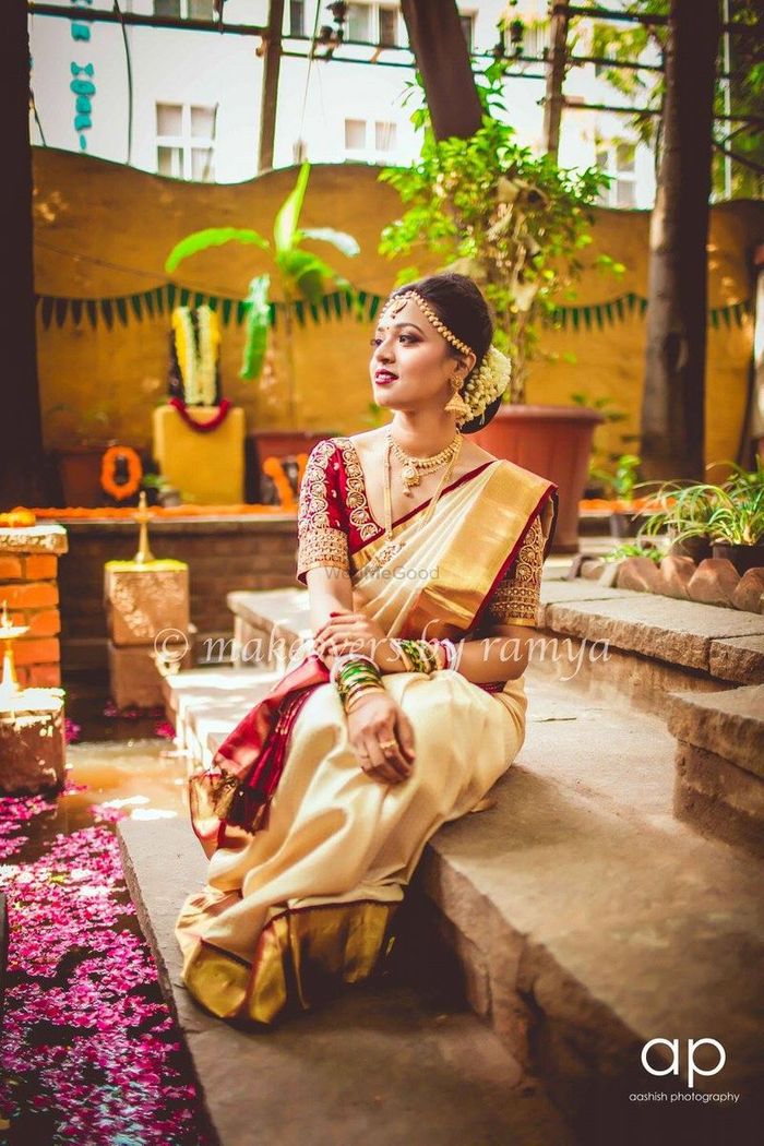 Gorgeous bride 💙 . Pellikuthuru @meghana_sandadi Photography  @vijayeesamandco Makeup @sunithacaringula_makeup_artist | Instagram