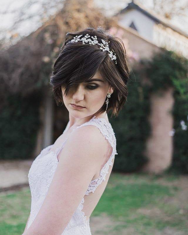 Brides Who Carried Off Short Hair To Perfection On Their Weddings! *Ideas Inside! | WedMeGood Brides Who Carried Off Short Hair To Perfection On Their Weddings! *Ideas Inside! | WedMeGood