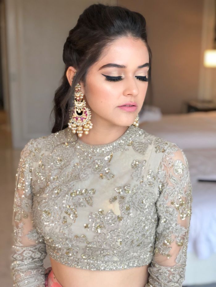 Niharika looks beautiful for her reception in bridal lehenga and elegant  makeup. Hair and makeup by Vejetha for … | Bride, Bridal makeover,  Beautiful bridal jewelry