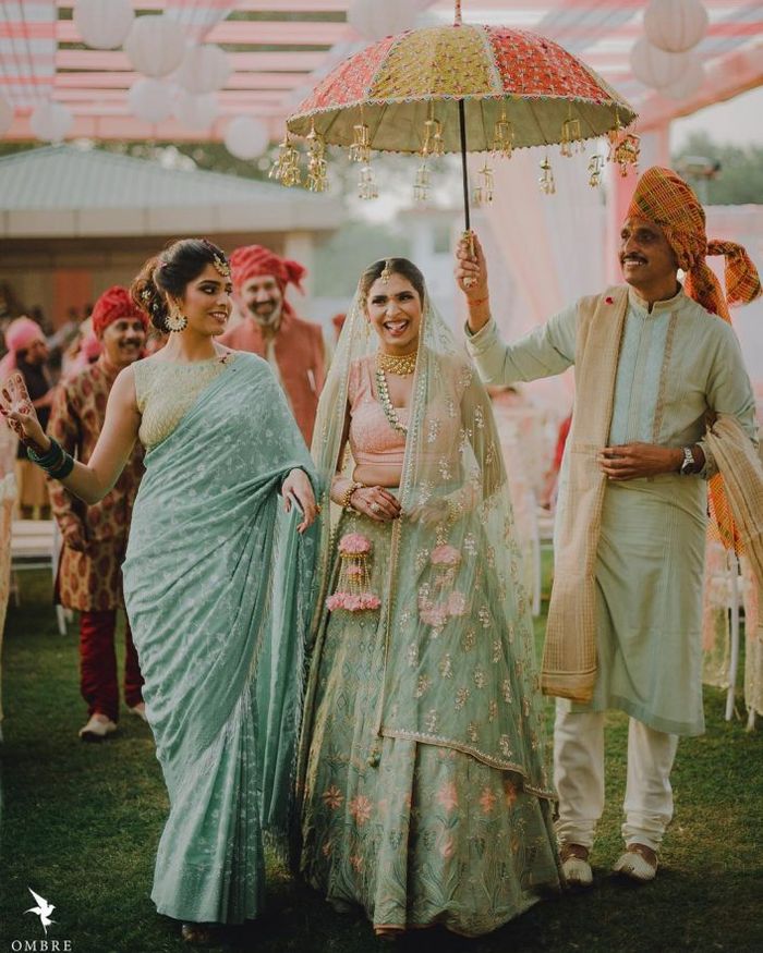 The Prettiest Floral Umbrellas Ideas For Your Bridal Entry