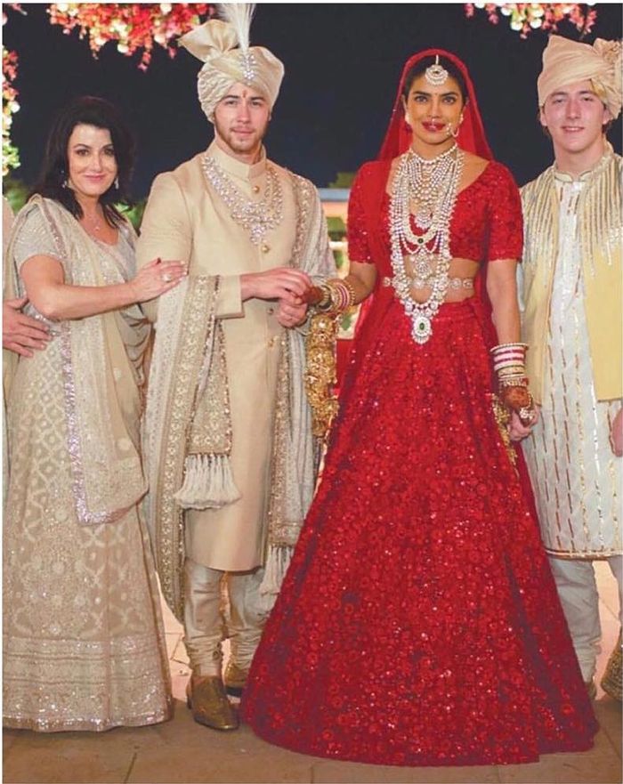 Why Should You Choose A Designer Lehenga For Your Wedding?
