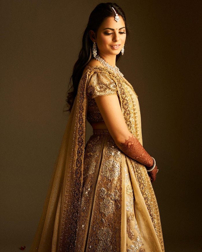 Isha ambani 2025 reception dress