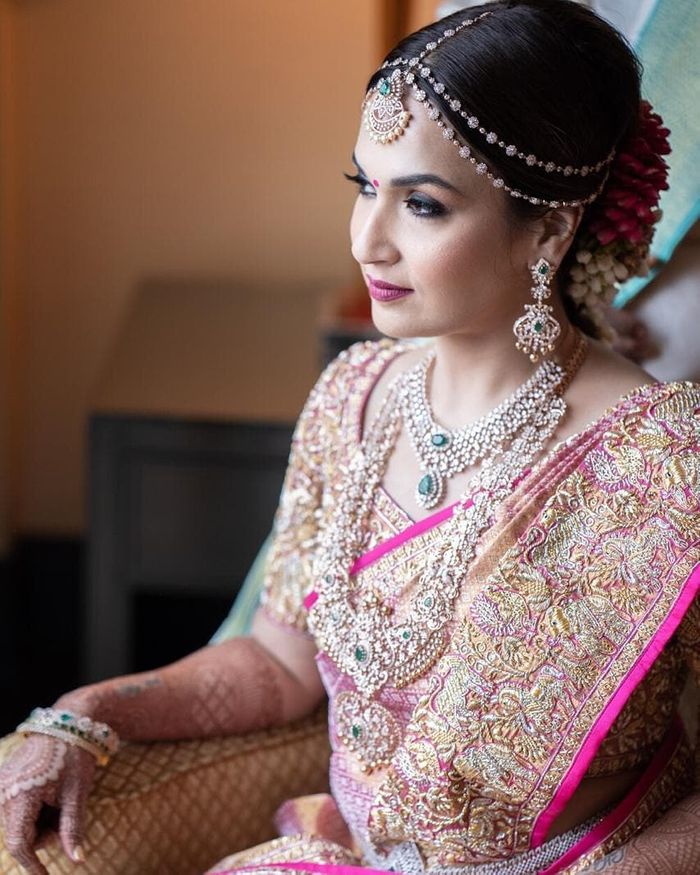 See Rajinikanth daughter soundarya rajinikanth marriage bridal look from  jewelry to her hairstyles  दख रजनकत क बट सदरय रजनकत क  बरइडल लक दख जवलर स लकर 