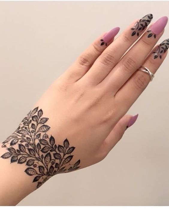 The Palm of a Girl with Mehandi Design Stock Photo - Image of female, herb:  169263442