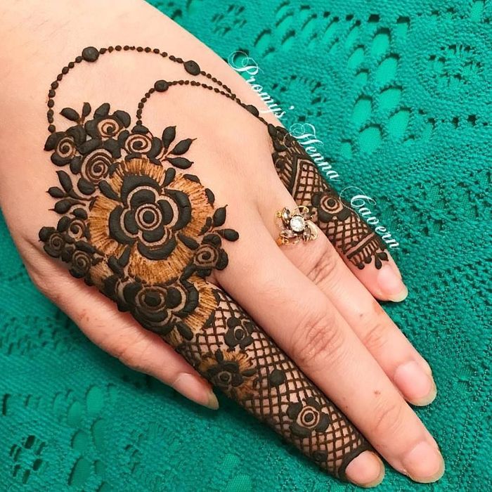 khafif design – Bridal Mehndi Artist In Ahmedabad