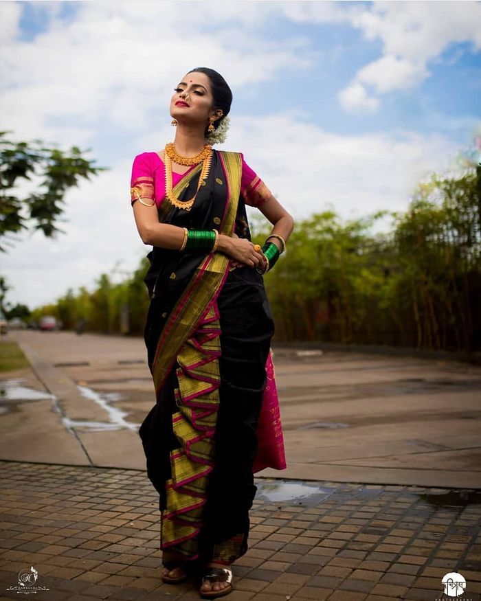 Update more than 86 traditional nauvari saree poses latest
