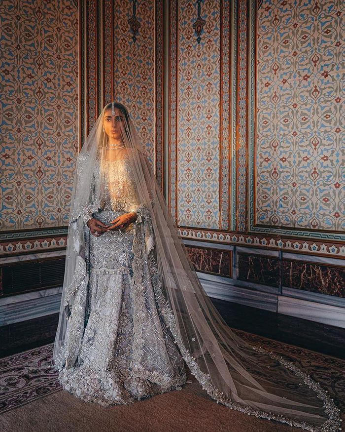 Parineeti Chopra Walks Like A Queen In Ivory Lehenga With 'Raghav' Designed  On Wedding Veil | Look Decoded