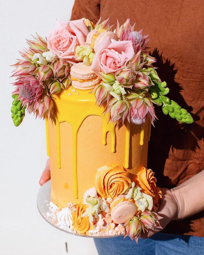 15+ Engagement Cakes Almost Too Pretty To Eat