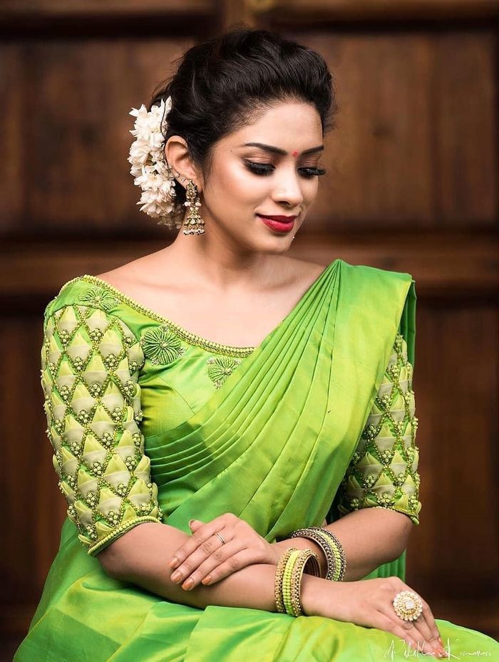 Top more than 79 boat cut saree blouse best - noithatsi.vn