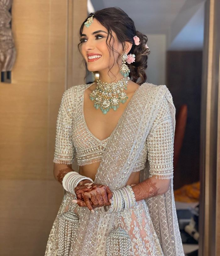 Mouni Roy Looks Regal In White Organza Lehenga With Gold Jewellery, See Her  Gorgeous Photos - News18