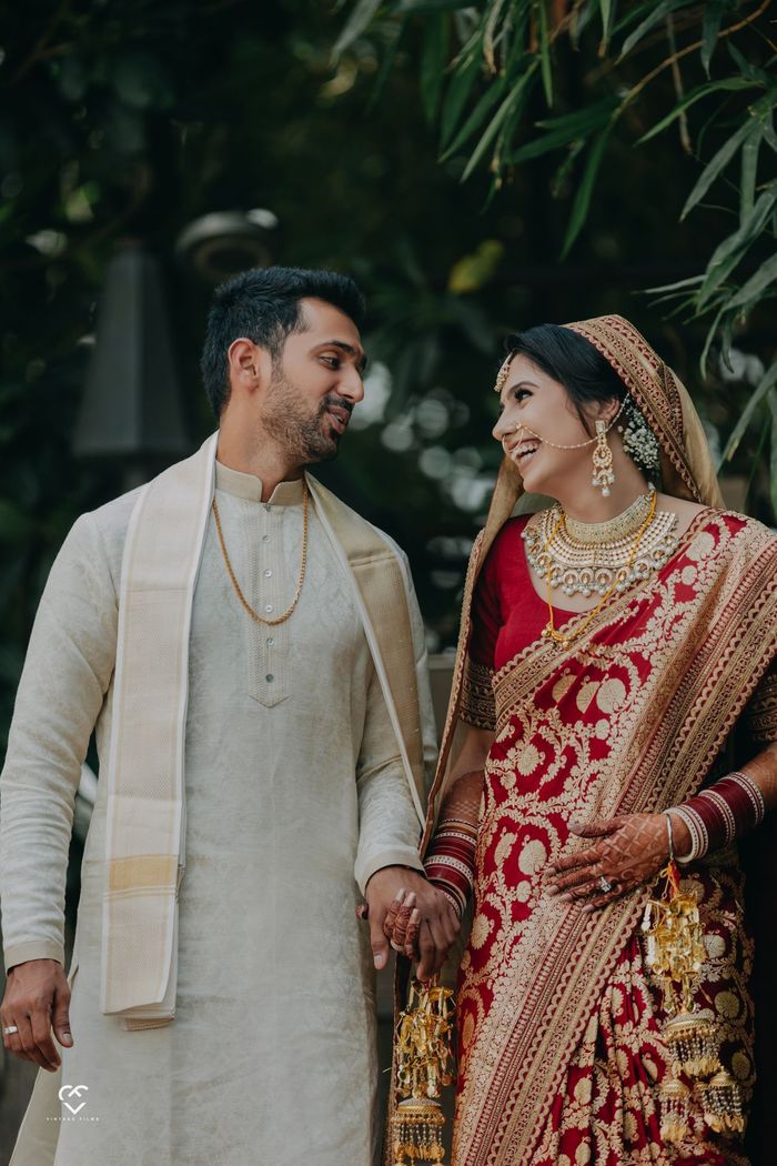 Huge bridal kundan maang tikka look so royal on silk banarsi saree | Bridal  jewellery inspiration, Bridal necklace designs, Bridal jewellery design