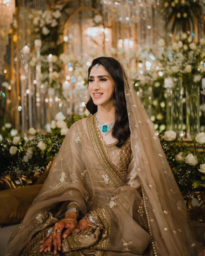 Dazzling Muslim Brides Wearing Gold Outfits On Their Wedding Day