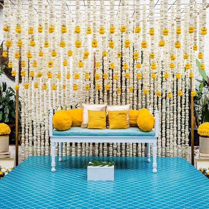Breathtaking Marigold Decor Ideas Apt For Your At Home Ceremony Wedmegood - Simple Engagement Decoration Ideas At Home