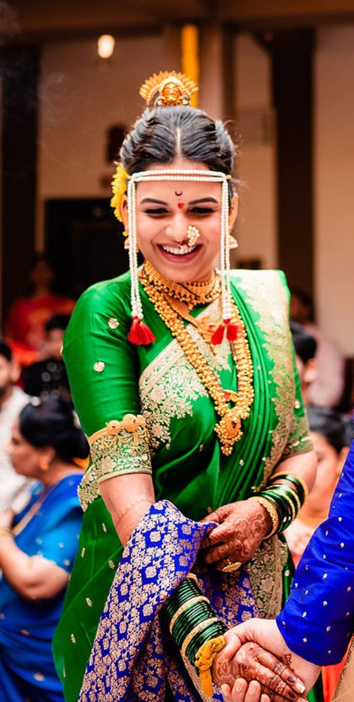 Maharashtrian Indian Bride And Groom In Wedding Ceremony Stock Photo - Alamy