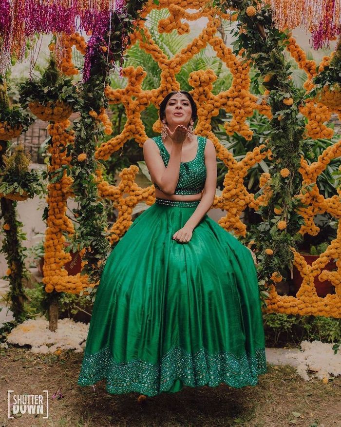 Steal The Show With These Gorgeous Mehndi Outfits For Bridesmaids