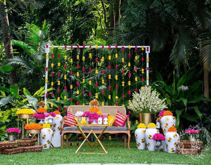 Outdoor themed mehndi party decor. | Photo 245537