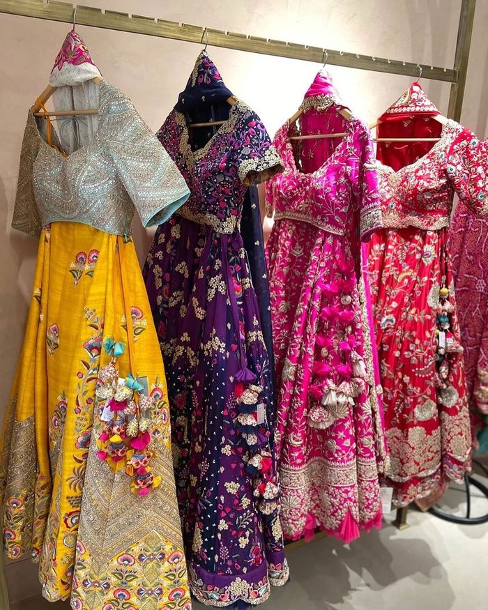 2023 Brides, Unique Lehenga Colours We Handpicked For Your Winter Wedding!  | WeddingBazaar