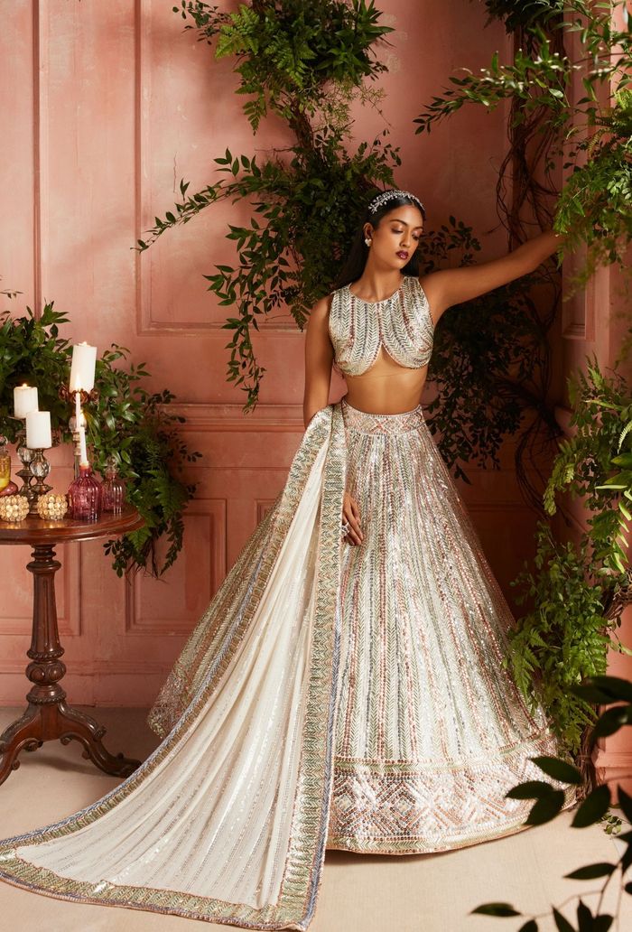 5 Designers You Must Check Out For A Sequinned Lehenga Of Your Dreams |  WedMeGood