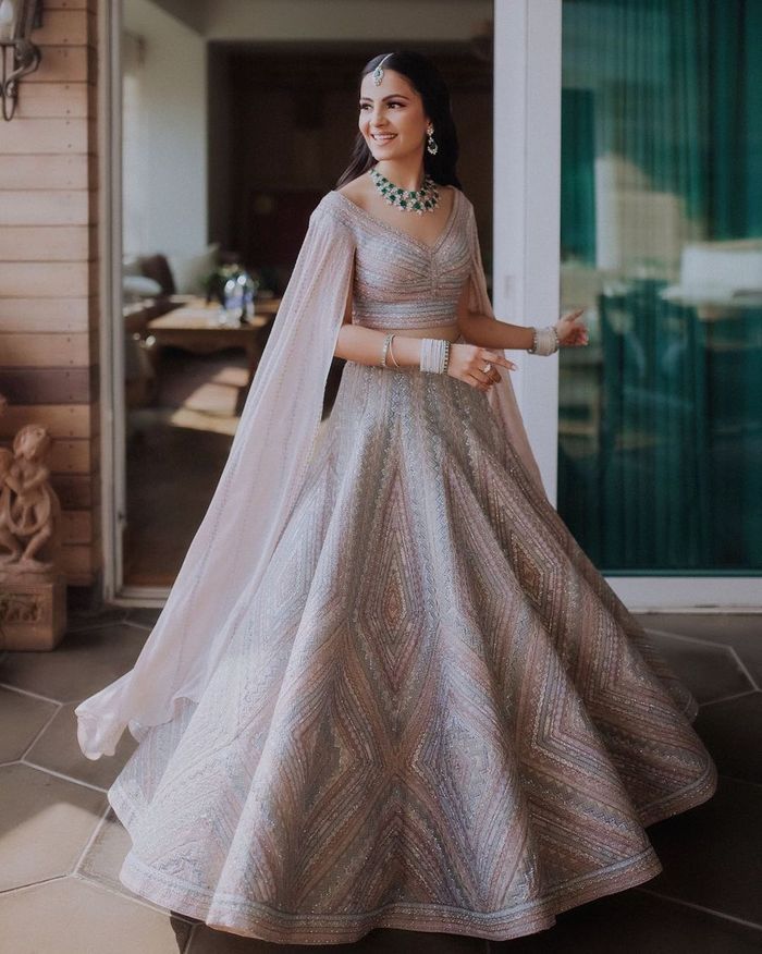 62 Latest Lehenga Blouse Designs To Try in (2022) | Latest lehenga blouse  designs, Lehenga blouse designs, Blouse designs