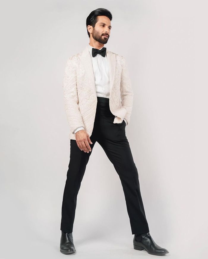 shahid kapoor in white suit