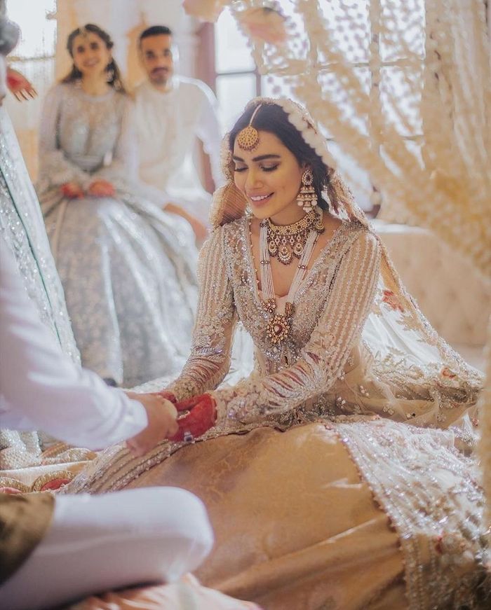 Say Hello To The Bridal Colours Of The Season: Ivory & Gold! | WedMeGood