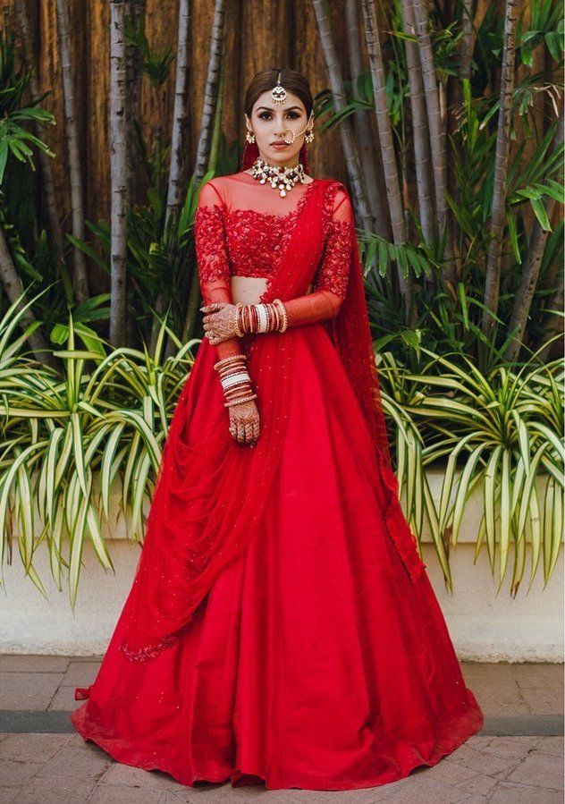 These Brides Chose Handloom Silk Lehenga With No Embroidery!