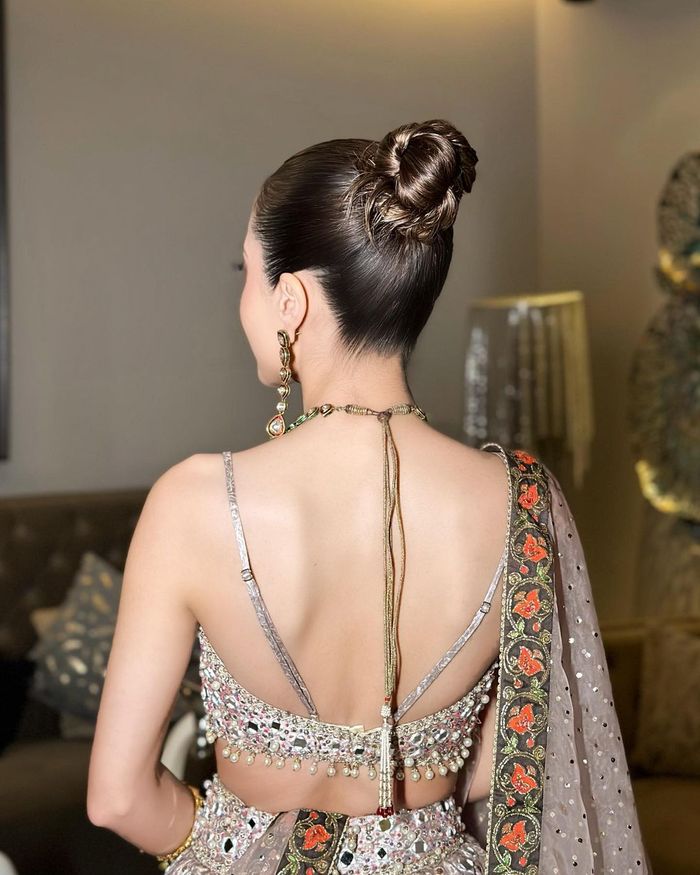 51 Backless Blouse Designs to Take Your Breath Away  Backless blouse  designs, Backless dress formal, Blouse designs