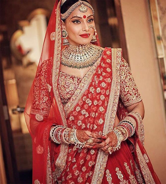 Bollywood Wedding Lehenga: Mouni Roy, Yami Gautam and Dia Mirza: Bollywood  actresses who ditched heavy lehengas for traditional saree for their wedding