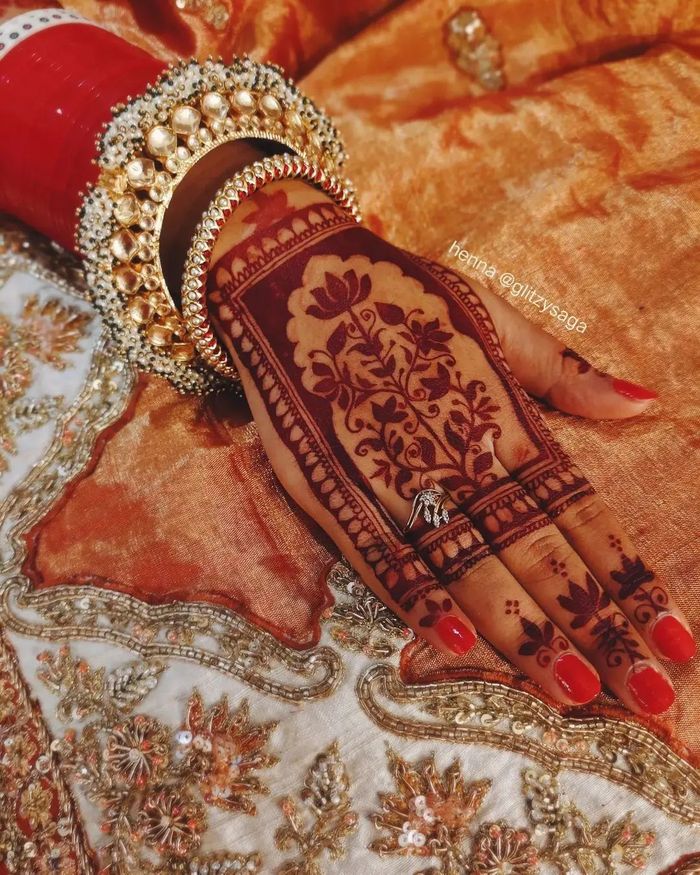 Brides That Wore The Most Stunning Jewellery On Their Mehendi! | WedMeGood