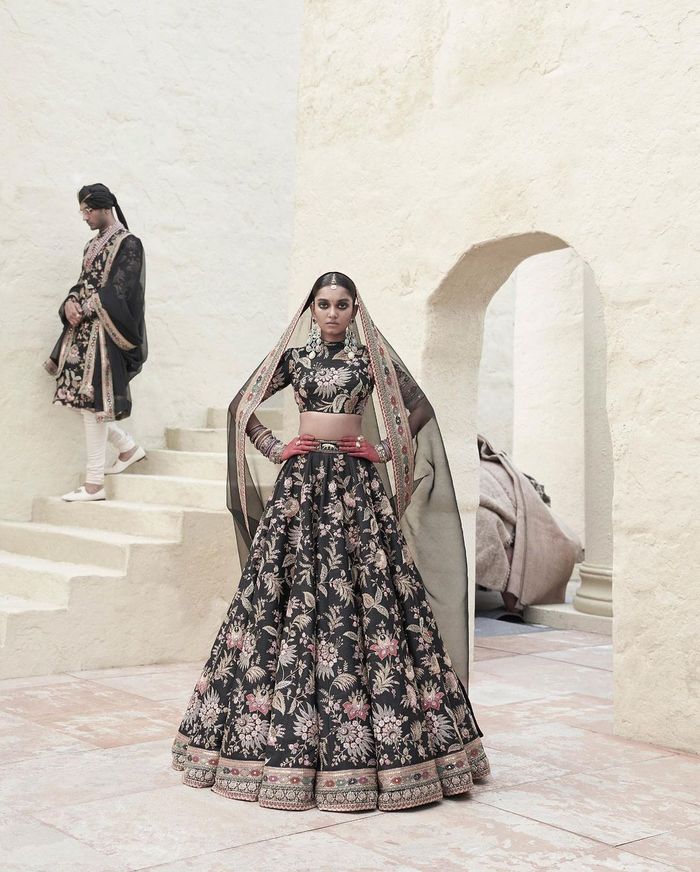Sabyasachis 2022 Bridal Collection Pictures : Including Katrina's Lehenga | Sabyasachi  lehenga bridal, Bridal collection, Sabyasachi lehenga