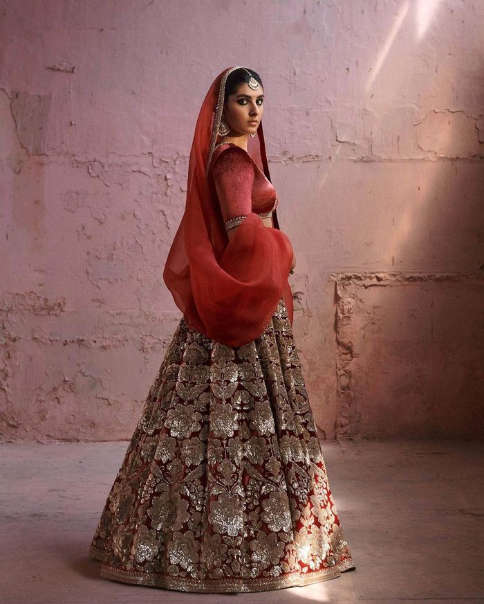 Sabyasachis 2022 Bridal Collection Pictures : Including Katrina's Lehenga | Latest  bridal lehenga, Wedding blouse designs, Lehenga blouse designs