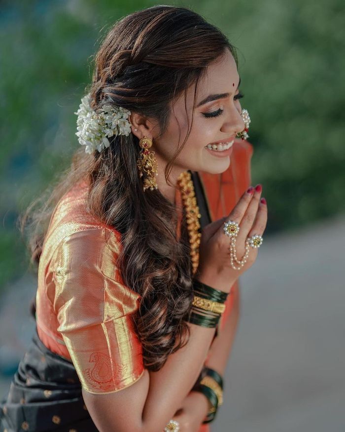Maharashtrian Bridal look♥️ Makeup & Hairstyle @bhagya_makeup_expert  Designer saree @upasanafashion In frame… | Instagram