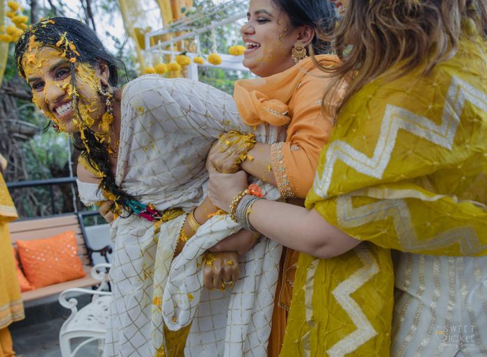 Mumtaz & Sanjeev Haldi Ceremony | Candid Photos | Bride photos poses, Haldi  ceremony outfit, Haldi photoshoot
