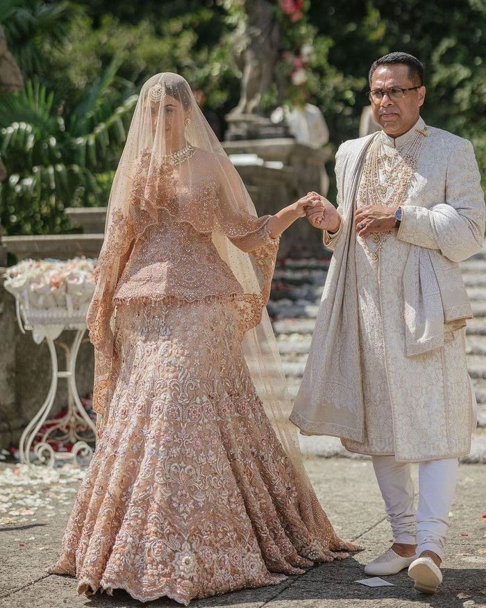 15+ Different Shades Of Gold We Spotted In Bridal Outfits! | WedMeGood 15+ Different Shades Of Gold We Spotted In Bridal Outfits! | WedMeGood
