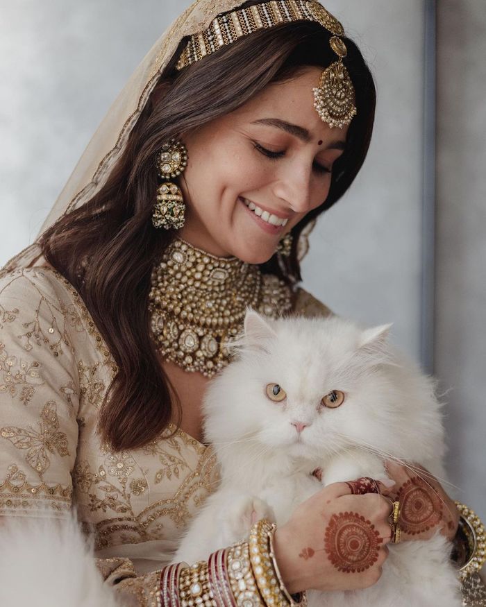 Sustainability Queen! After Her Bridal Saree, Alia Bhatt Just Rewore Her Mehendi Lehenga | WedMeGood Sustainability Queen! After Her Bridal Saree, Alia Bhatt Just Rewore Her Mehendi Lehenga | WedMeGood