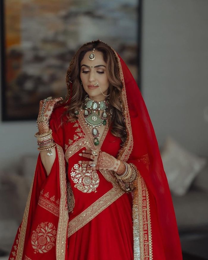 Eye-Catching Second Dupatta Colours & Options To Complement a Red Lehenga!  | WedMeGood