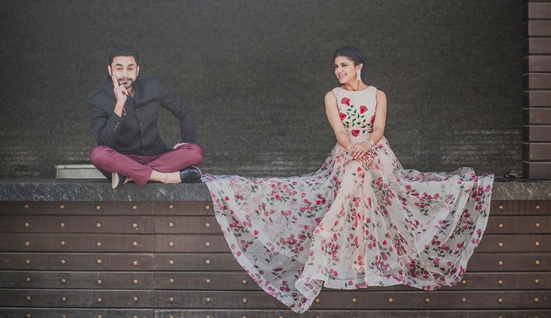 Your Guide On What And Not To Wear Pre Wedding Pre Wedding Shoot That Will Give More Variety To Your Photos So Carry 2 3 Options And Put Some Thought Into Where You Can Take A Break Go