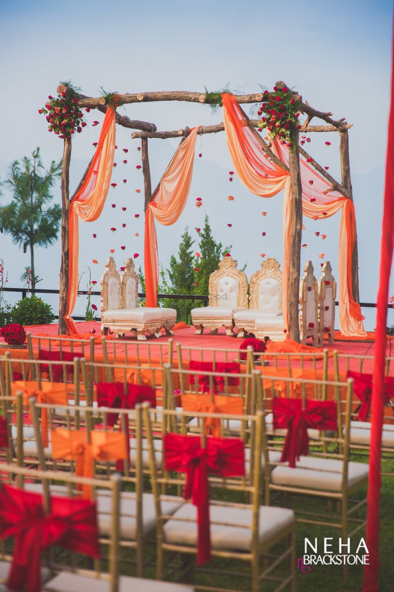 Would You Try An Uncovered Mandap Here Are Our Favourites If Youre