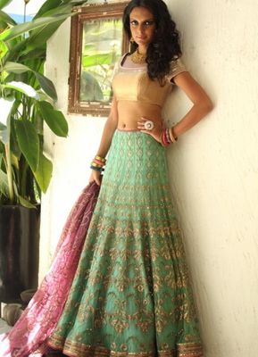 How to Choose a Bridal Lehenga for Your Body Shape!