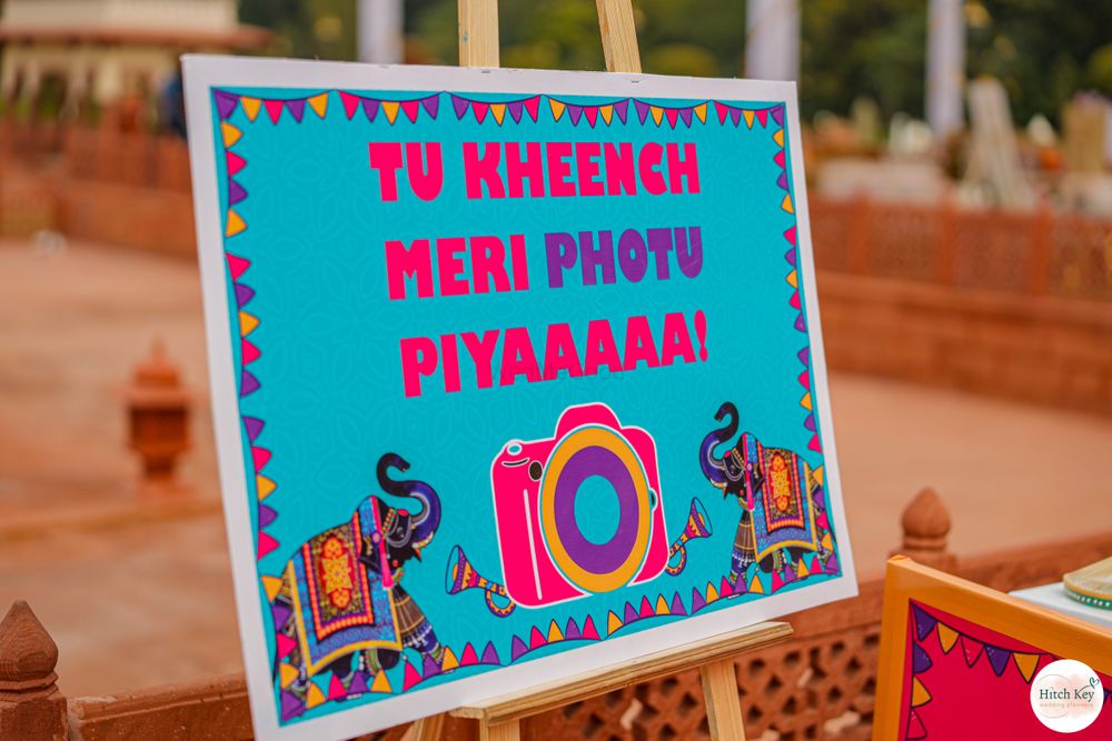Photo of Quirky message boards with funny quotes for mehendi decor