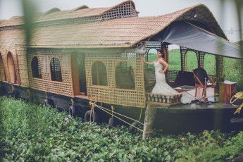 Photo of bridal shoot on a houseboat