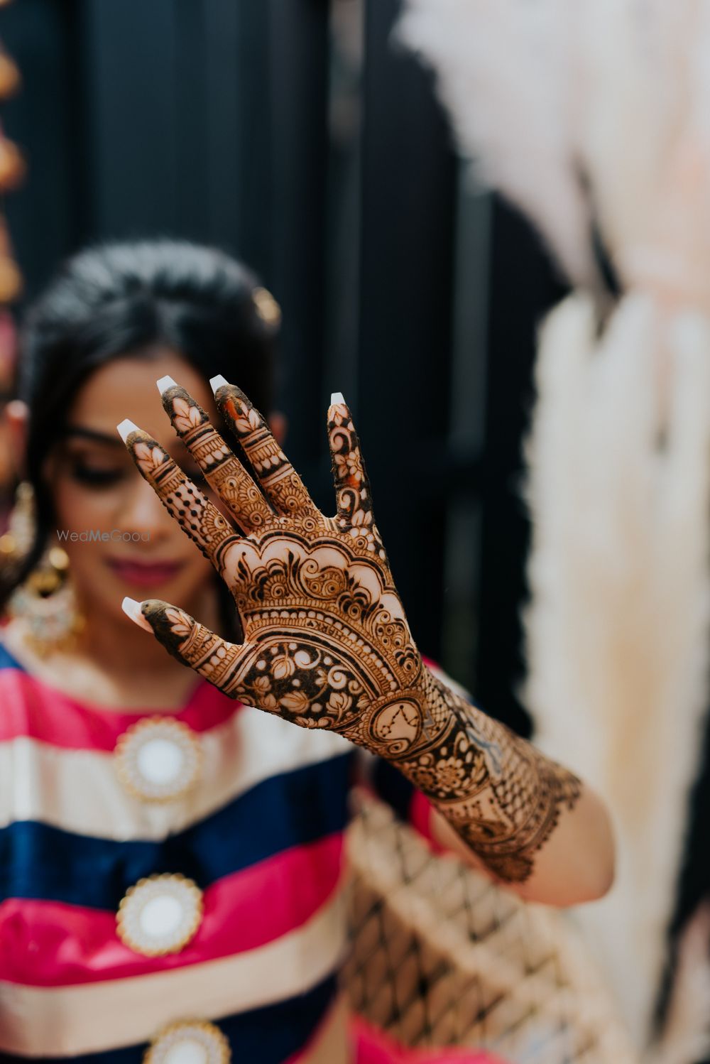 Photo of Bride flaunting her bridal mehendi.