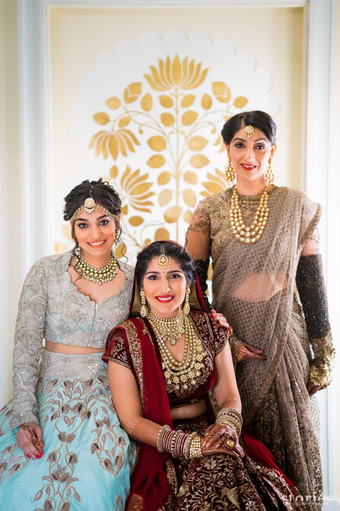 Photo of Indian family portrait at wedding