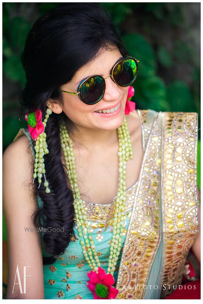 Turquoise Wedding Photoshoot & Poses Photo Aviator sunglasses