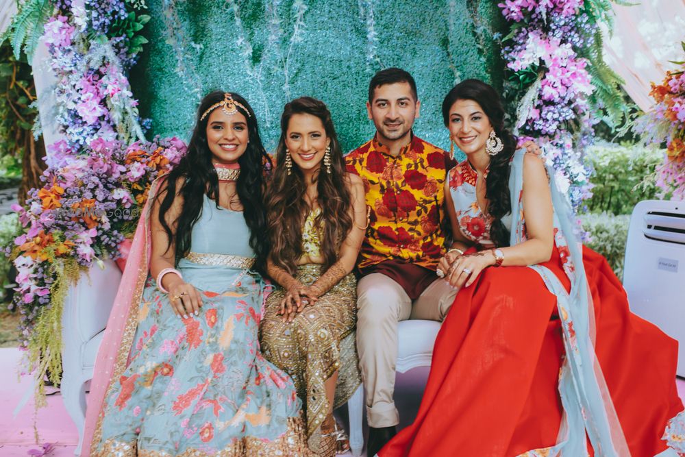 Photo of Bride and her friends on mehendi