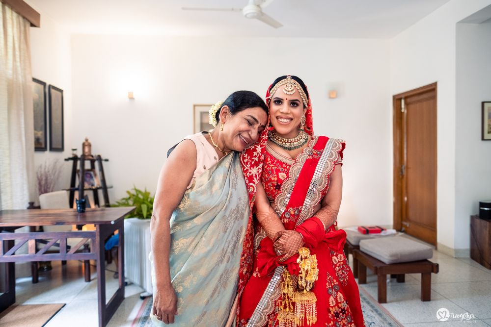 Photo of bride with mother