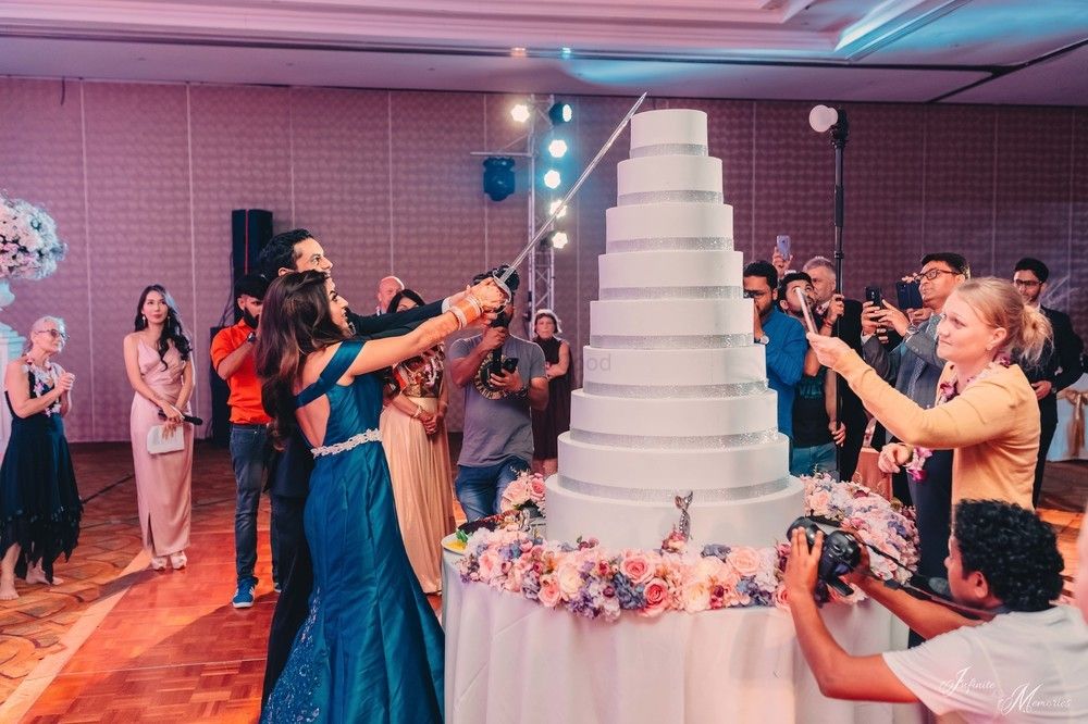 Photo of Massive wedding cake with 9 tiers
