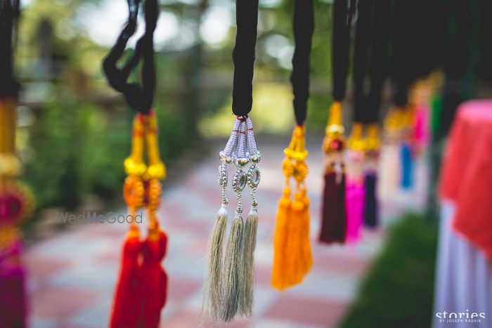 Photo of hang parandis for mehendi