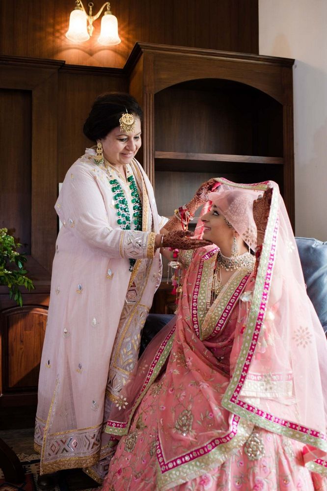 Light Pink Wedding Photoshoot & Poses Photo Bride with her mother