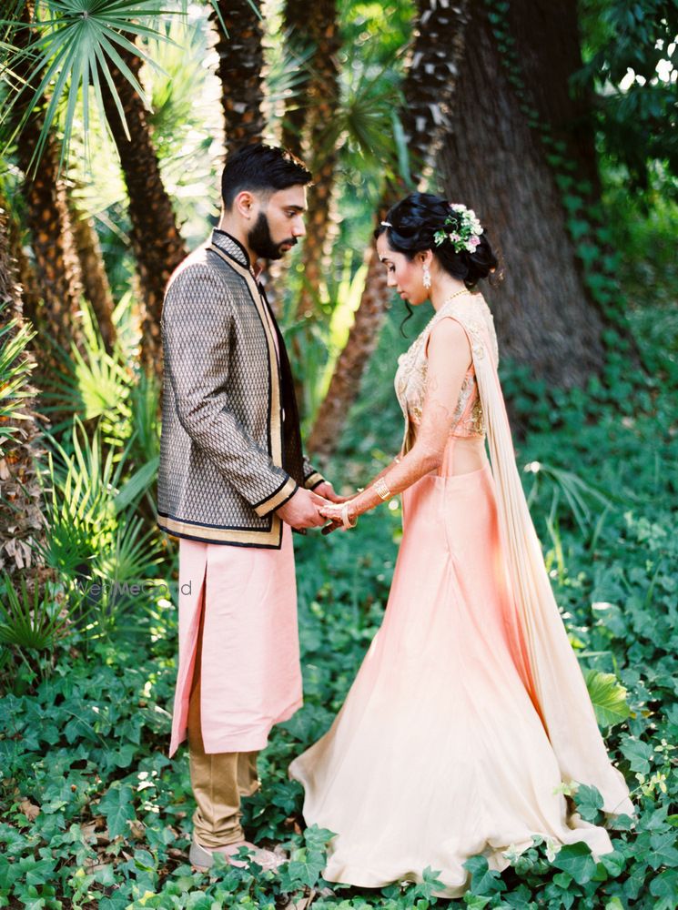 Light Pink Wedding Photoshoot & Poses Photo peach gown